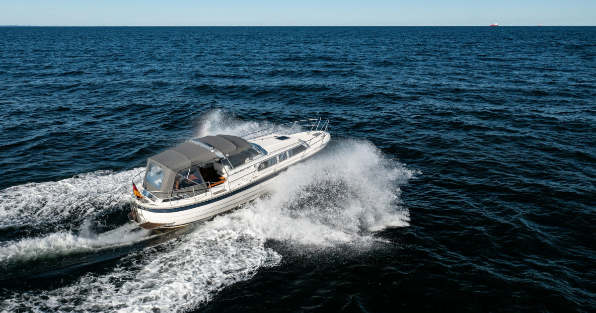 factors-that-determine-safe-speed-for-boat